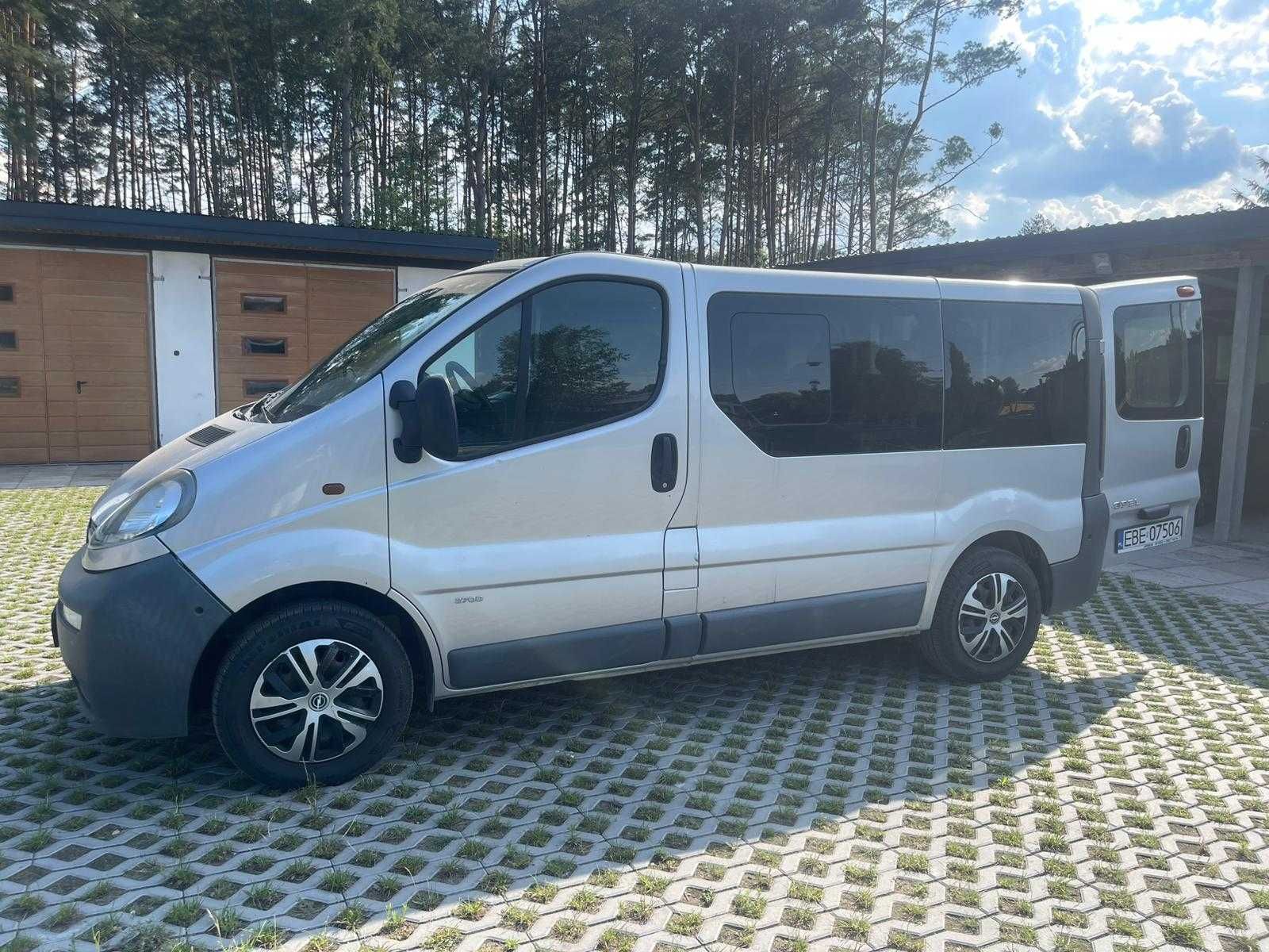 OPEL VIVARO 9-osobowy 2004 rok, zadbany, serwisowany, gotowy do jazdy