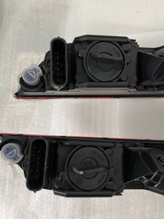 Audi Q5 80a фонарі в задній бампер европа 80a945069,80a945070