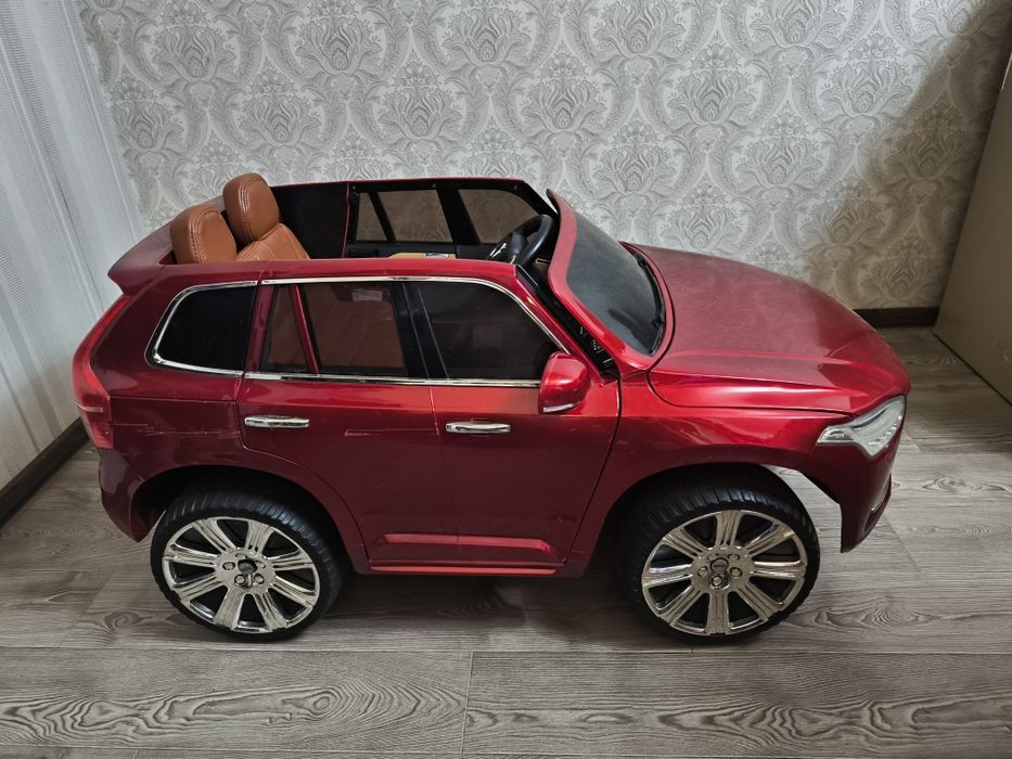 Продам детскую машинку на управление