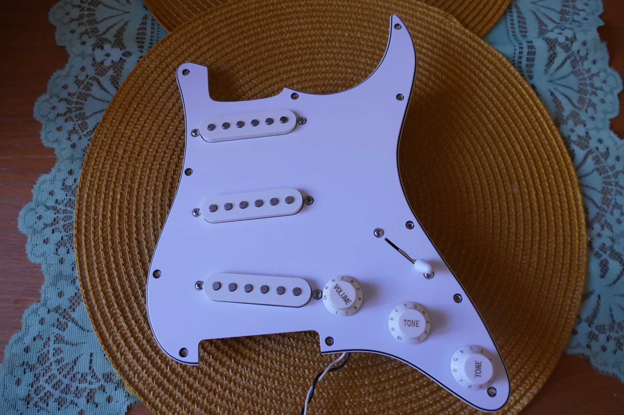 Pickguard strat Merlin Pickups