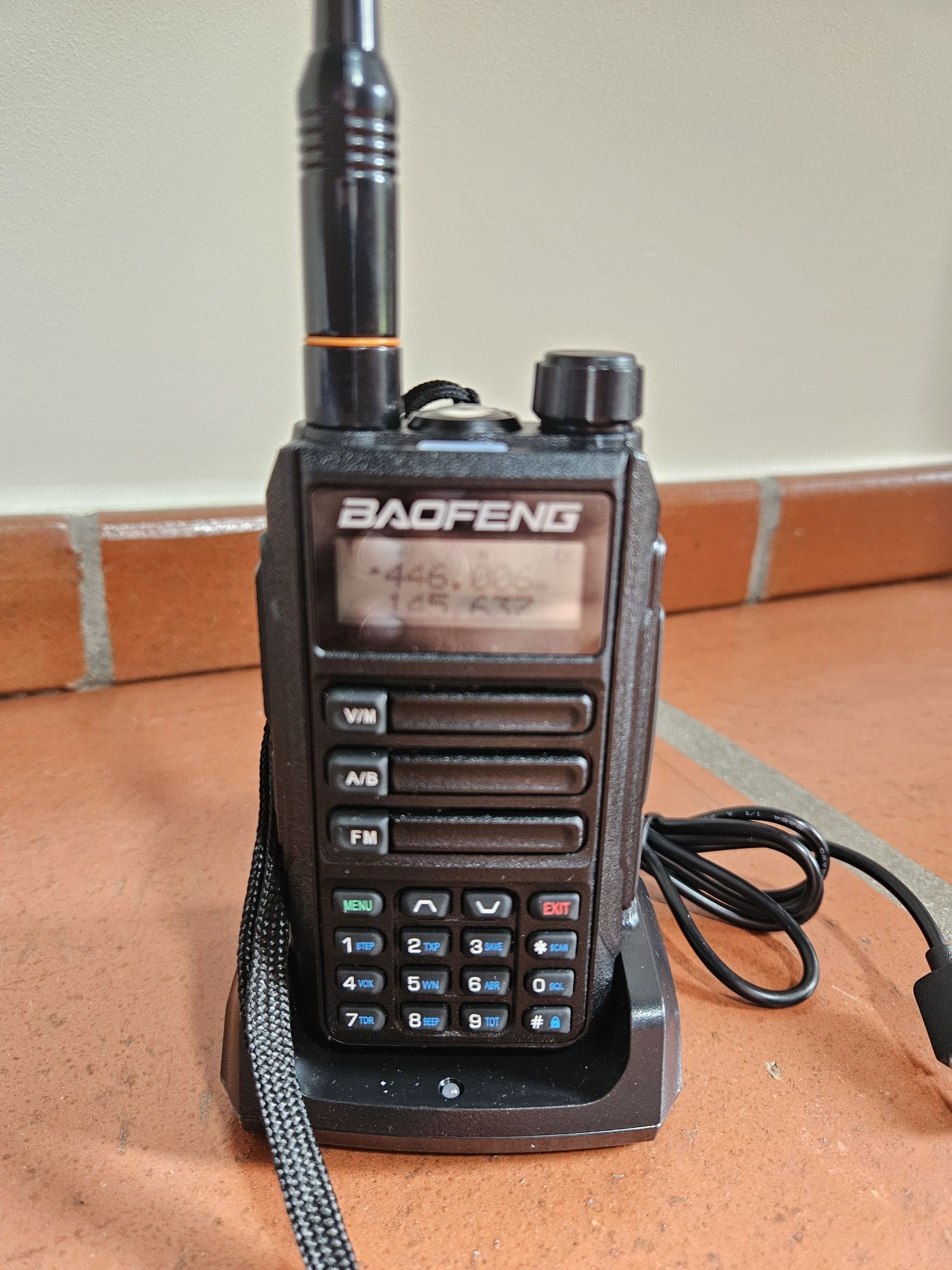Rádio UHF/VHF Baofeng UV-16