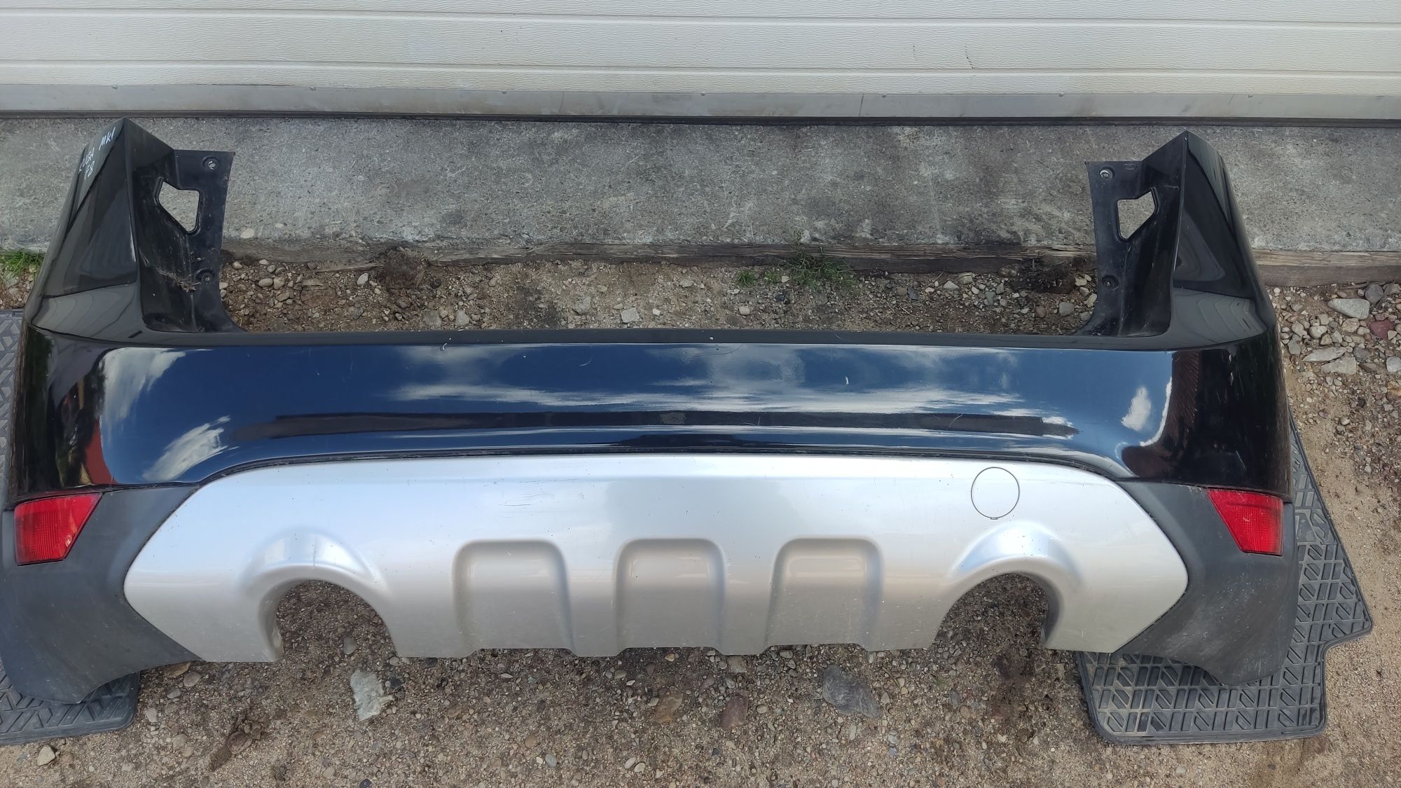 Zderzak tył tylny ford Kuga mk1 kod lakieru f8