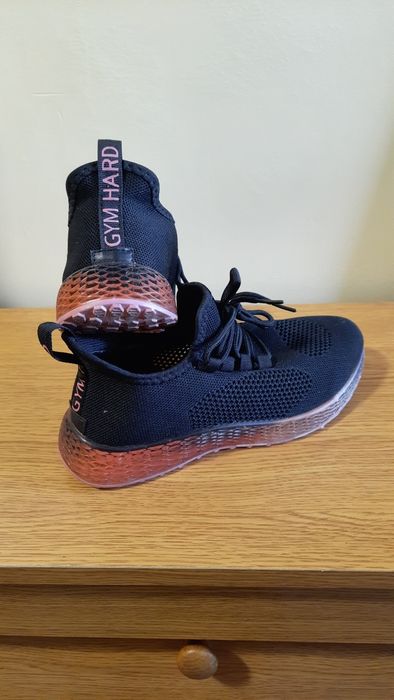 Damskie buty adidasy