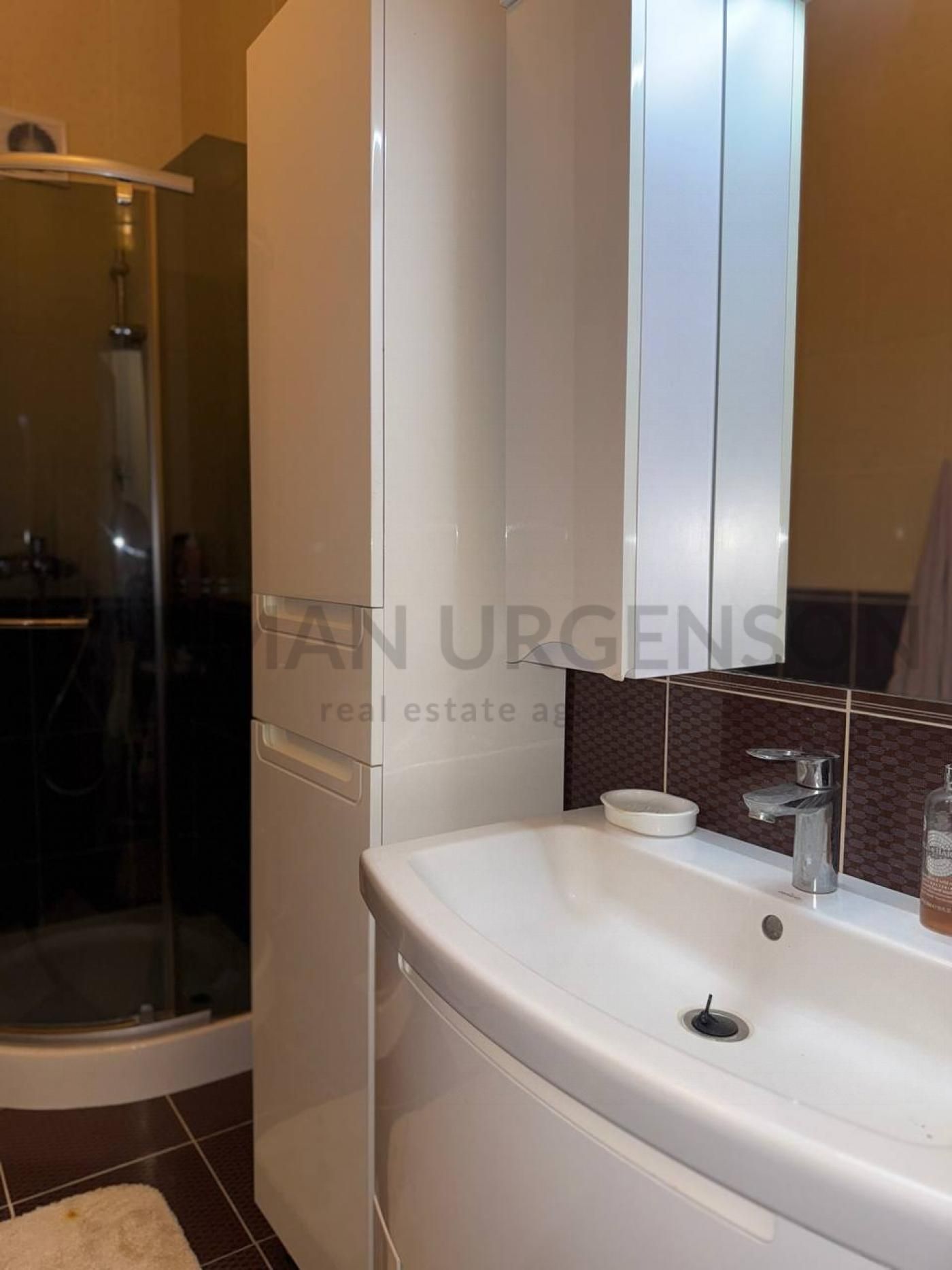 Продаж 2к квартири 54 м.кв / вул. Минайська, Новий район