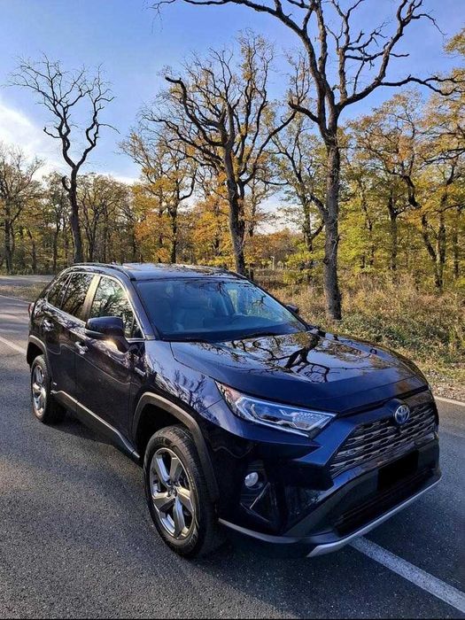 Toyota RAV4 2020 року