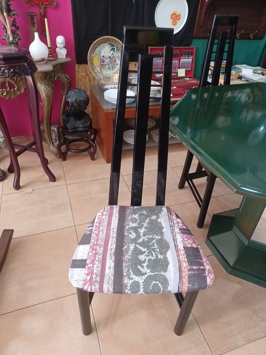 Conjunto lacado  mesa 4 cadeiras