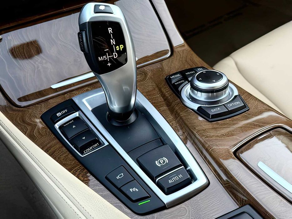 BMW 5 Series      2013