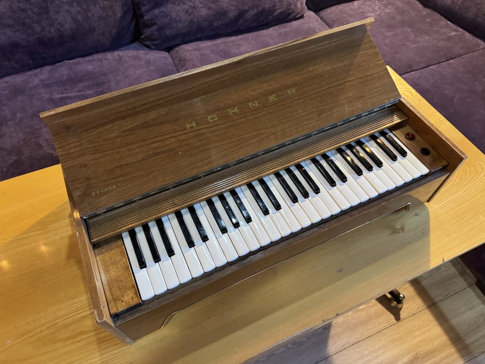 Hohner Organa 10 model 9812