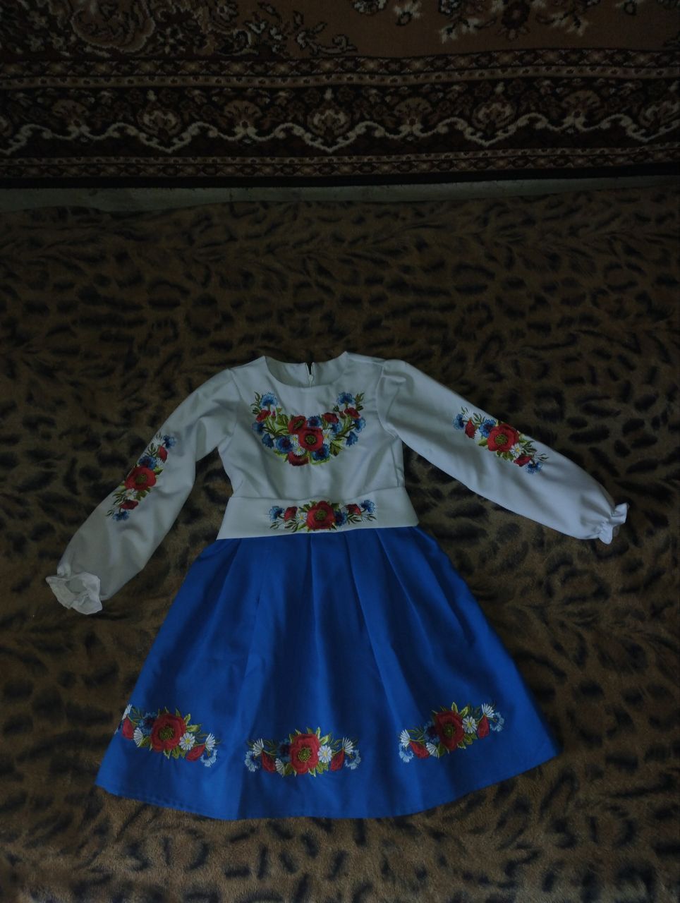 Українська сукня-вишиванка