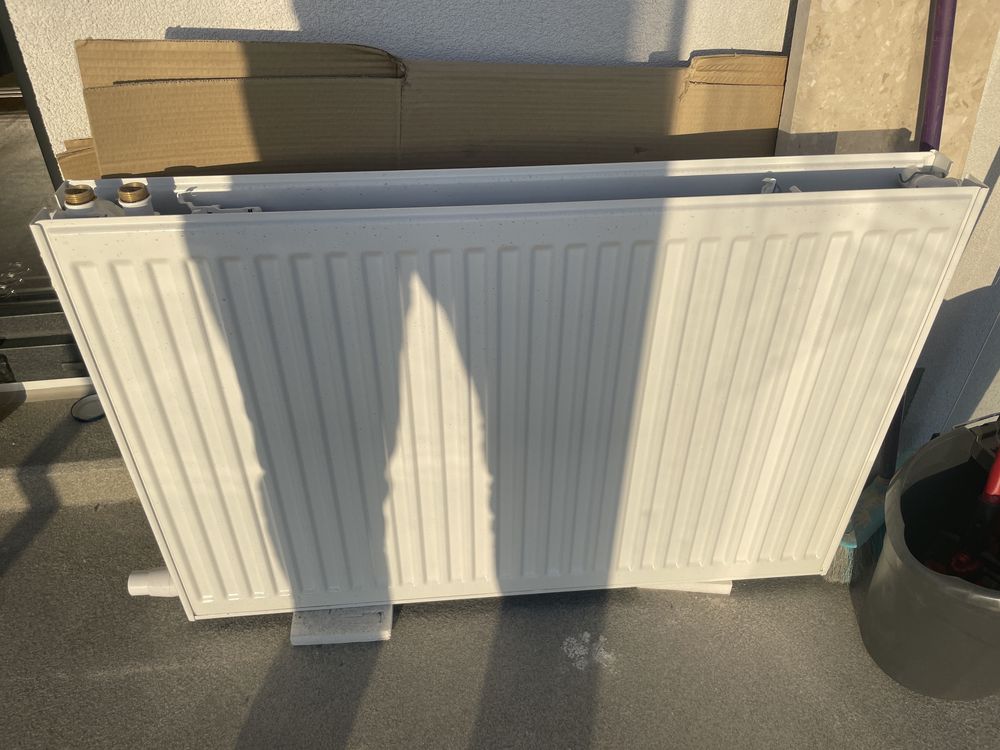 Grzejnik stalowy 90x60 komplet