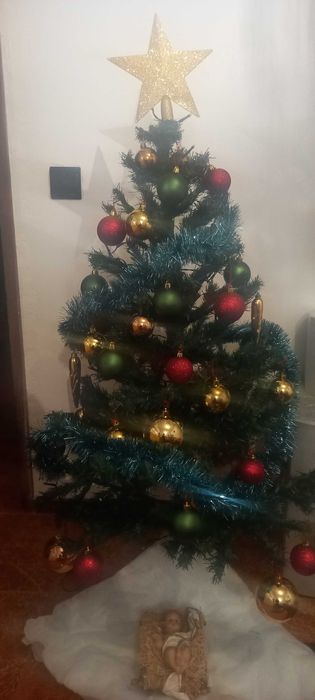 pinheira de natal com bolas completo com suporte d pé + 2 anjinhos