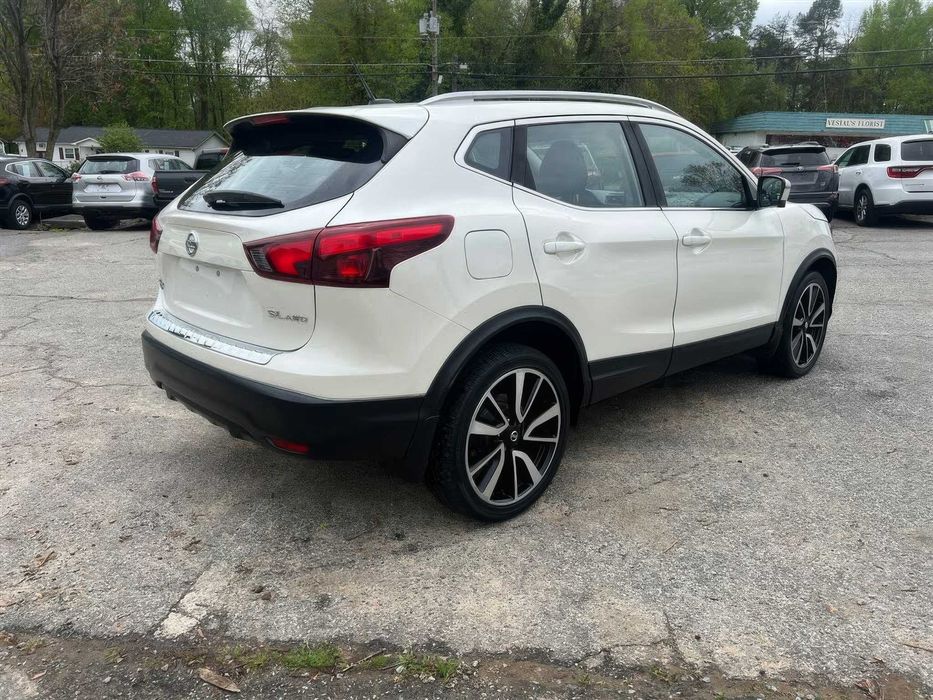 Nissan Rogue Sport SL      2017