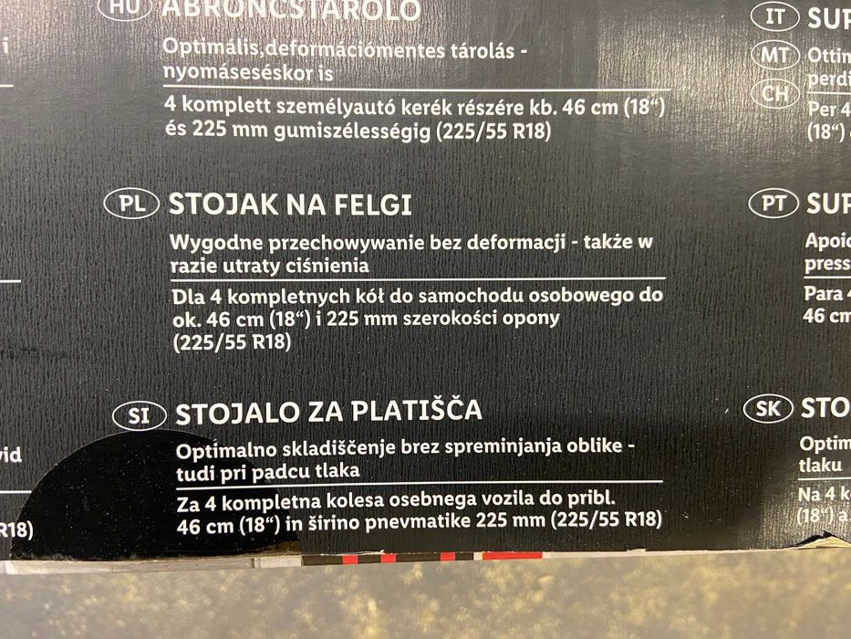 Stojak na opony z bogatym zestawem akcesoriów