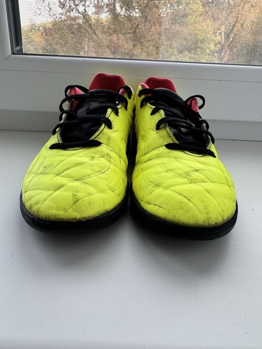 Продам бутсы adidas размер 36 и 2/3