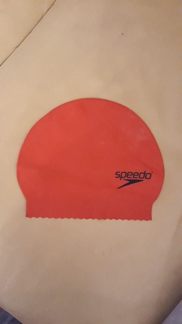 Продам шапочку Speedo для бассейна плавания