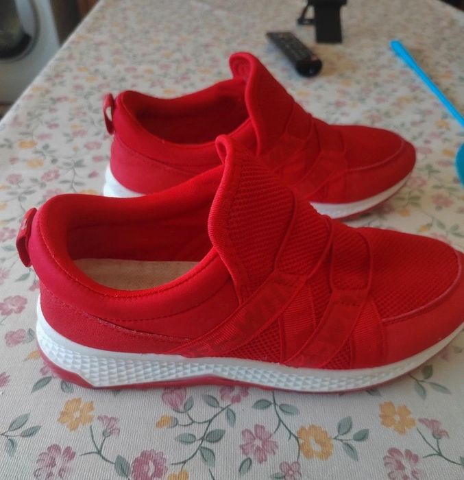 Tenis senhora tamanho 40