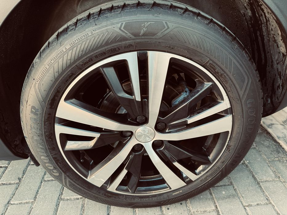 Peugeot 3008 1.5bluehdi 130cv Allure