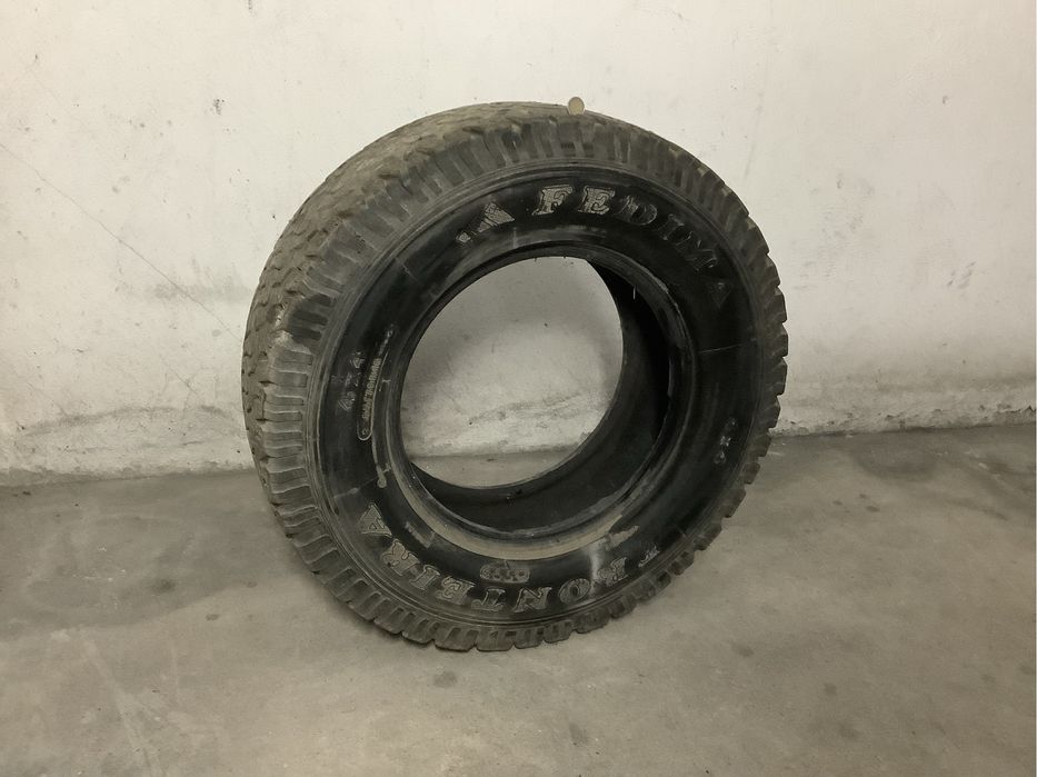 Pneu Wrangler Goodyear AT 245/70/16 usado