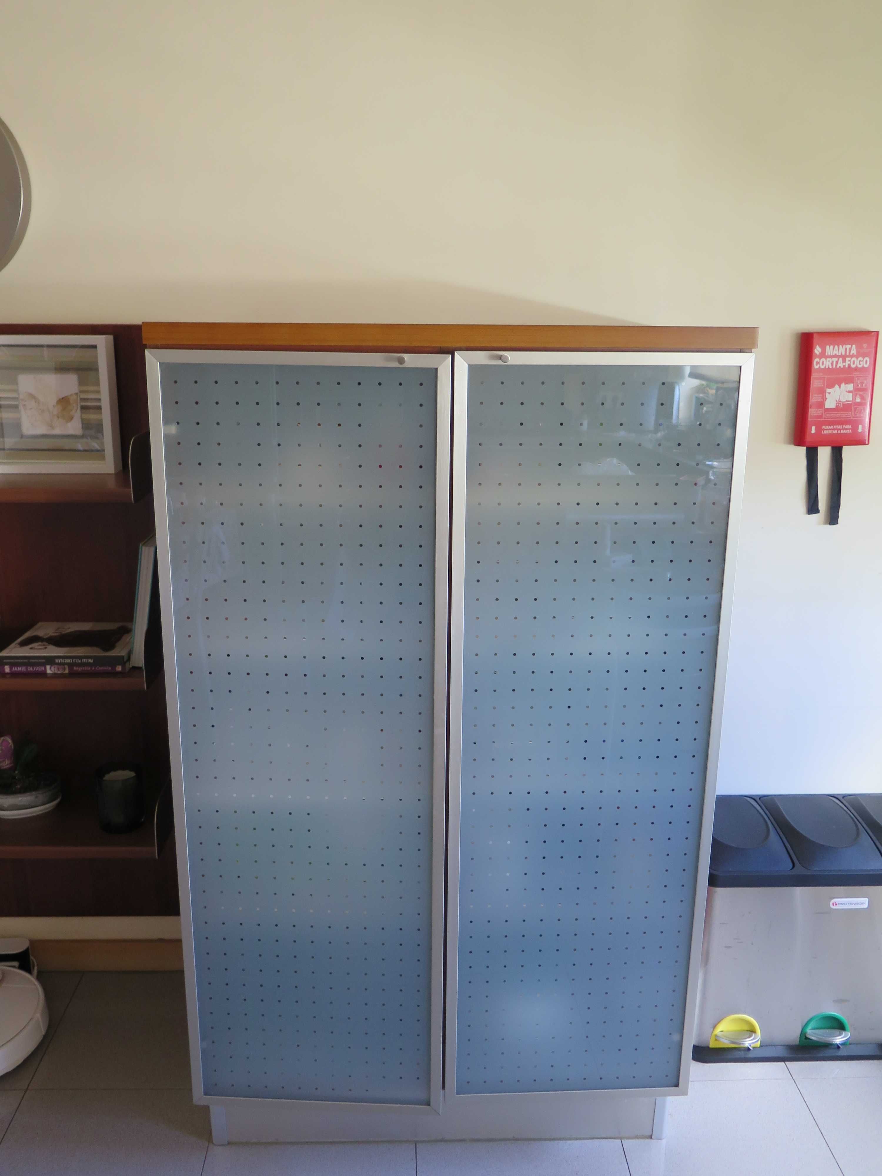 Louceiro  portas envidraçadas BRADECOR