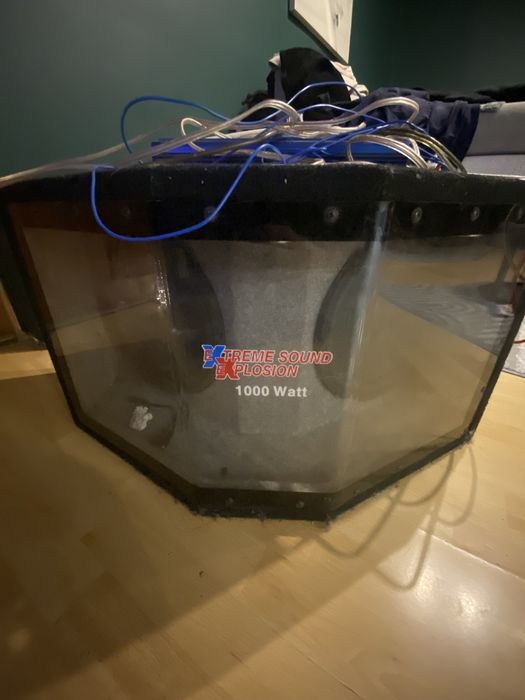 Bardzo Mocny prawdziwy Subwoofer samochodowy ze wzmacniaczem