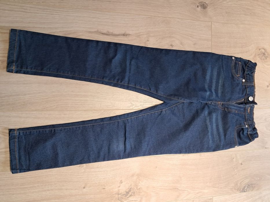 Spodnie jeansy chłopięce 140
