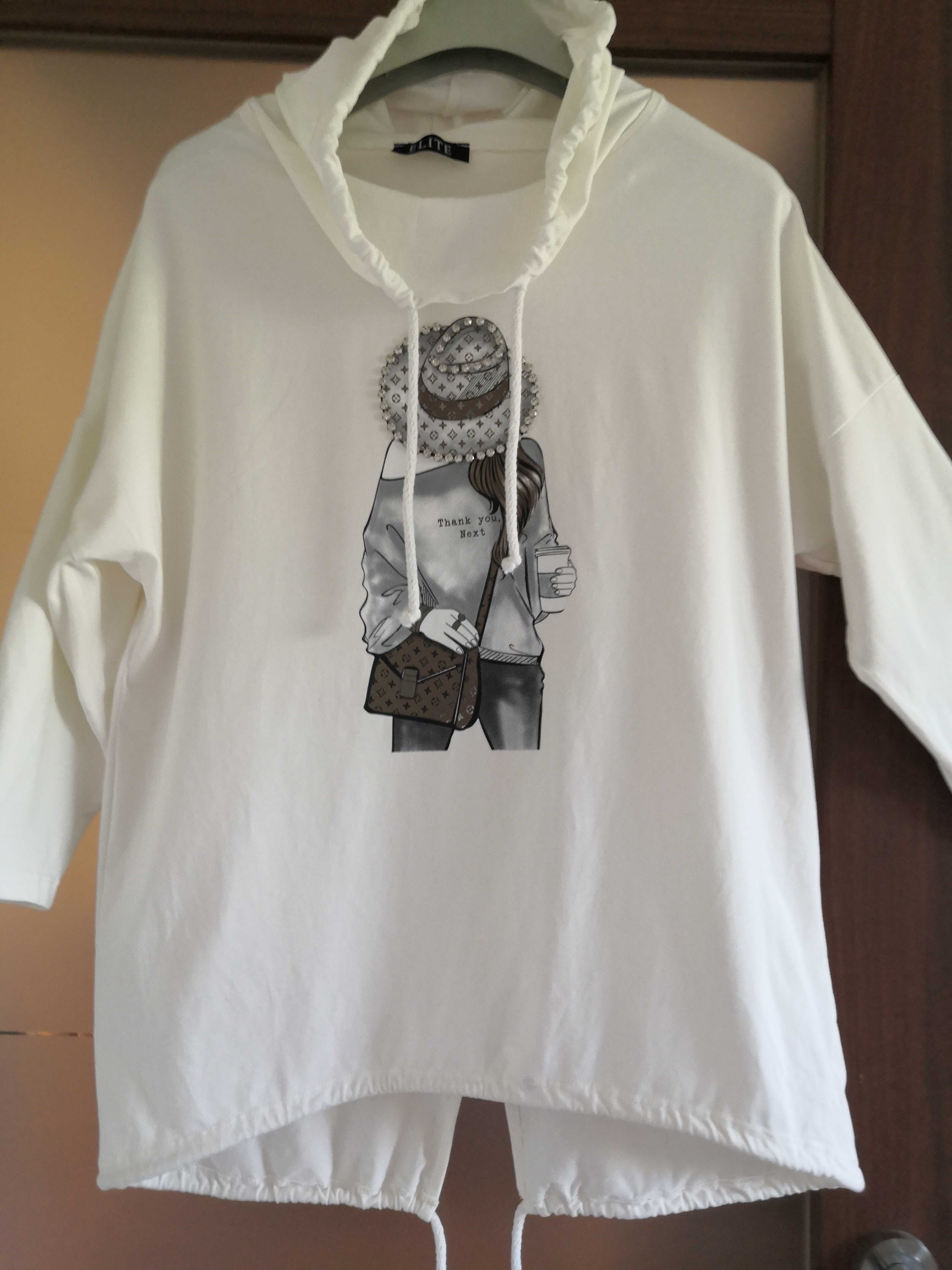 bluza kremowa z modnym nadrukiem, kaptur tzw komin, rękaw 3/4