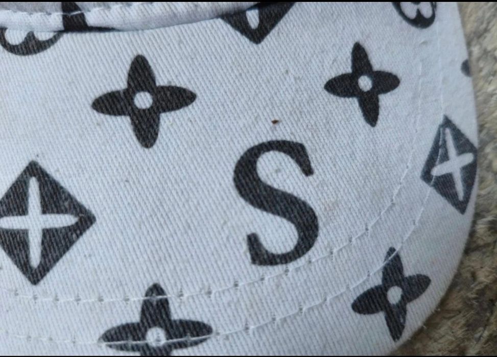 Czapka Supreme z daszkiem