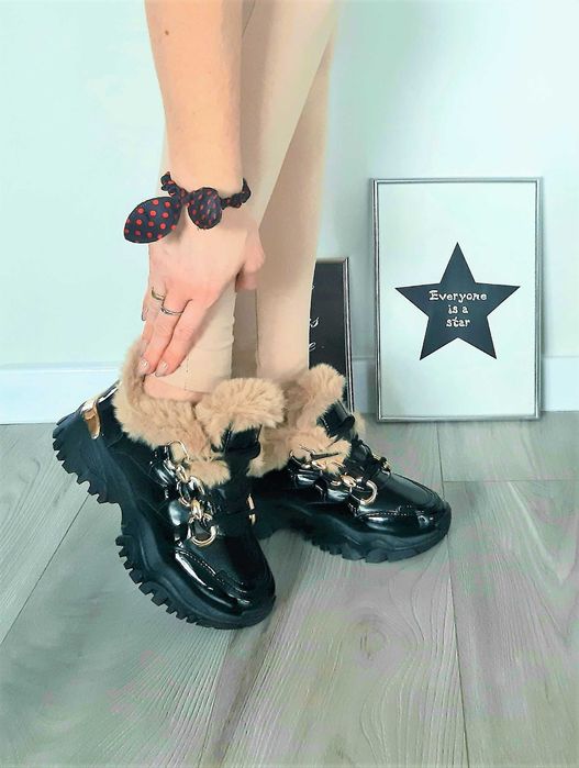 Adidasy czarne lakierowane z futerkiem 39 -24,5 cm