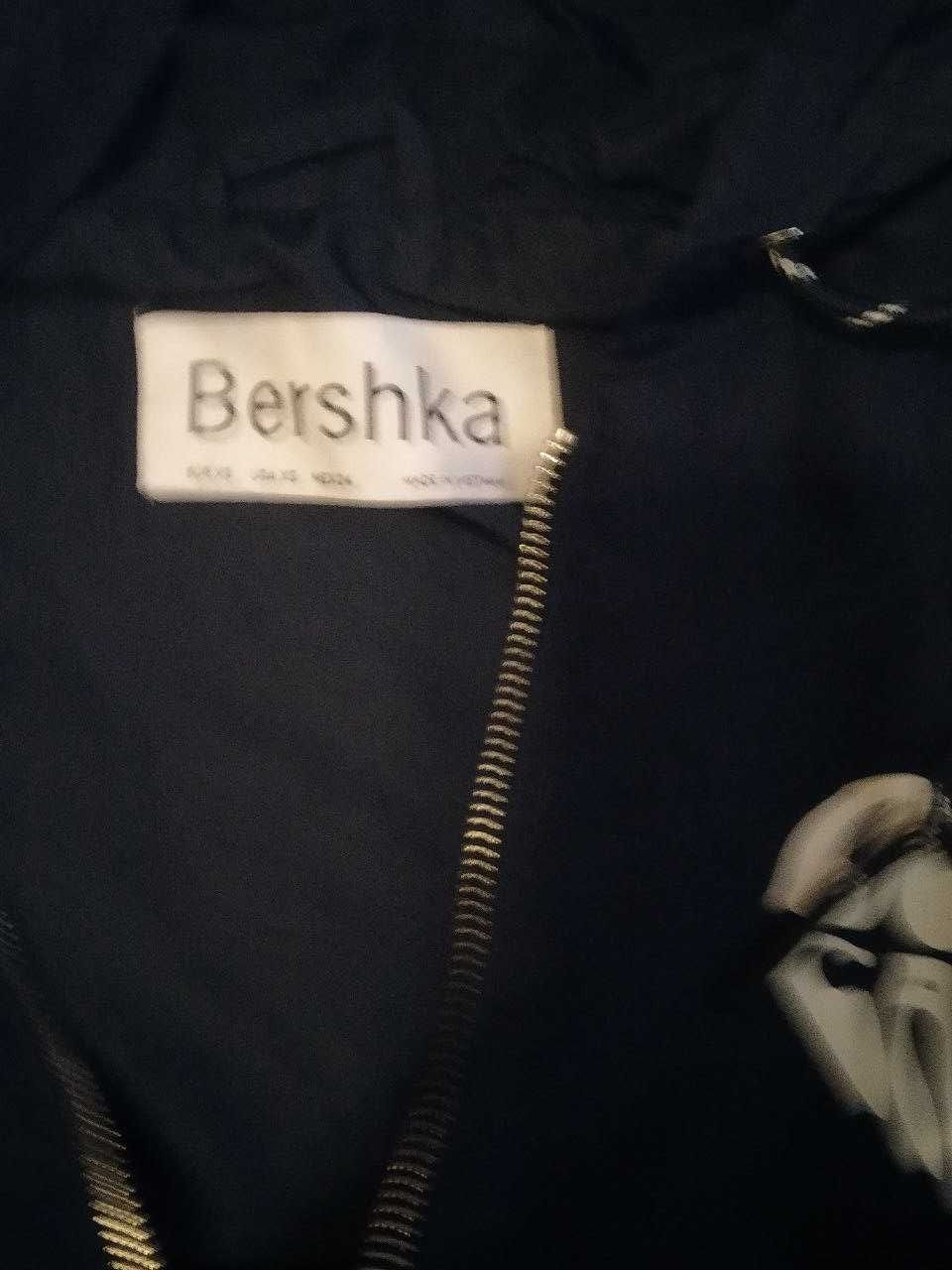 Вітровка ветровка худі Bershka Бершка р. ХС на 13-16 років