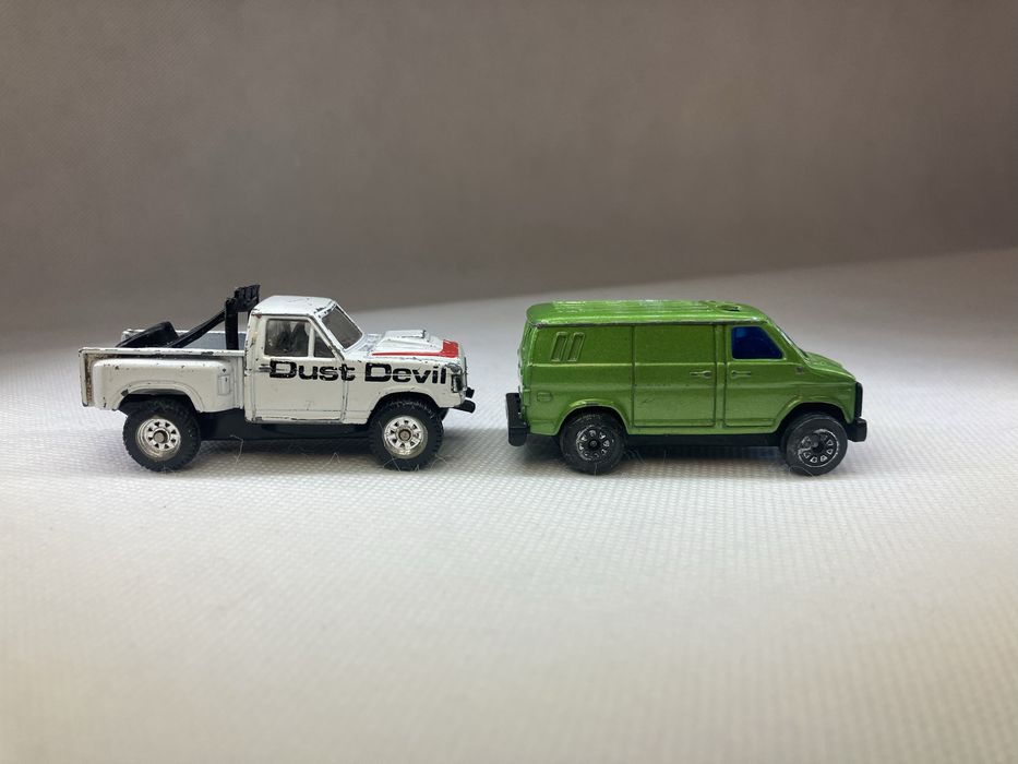 Samochodziki terenowe firmy Welly i Misto