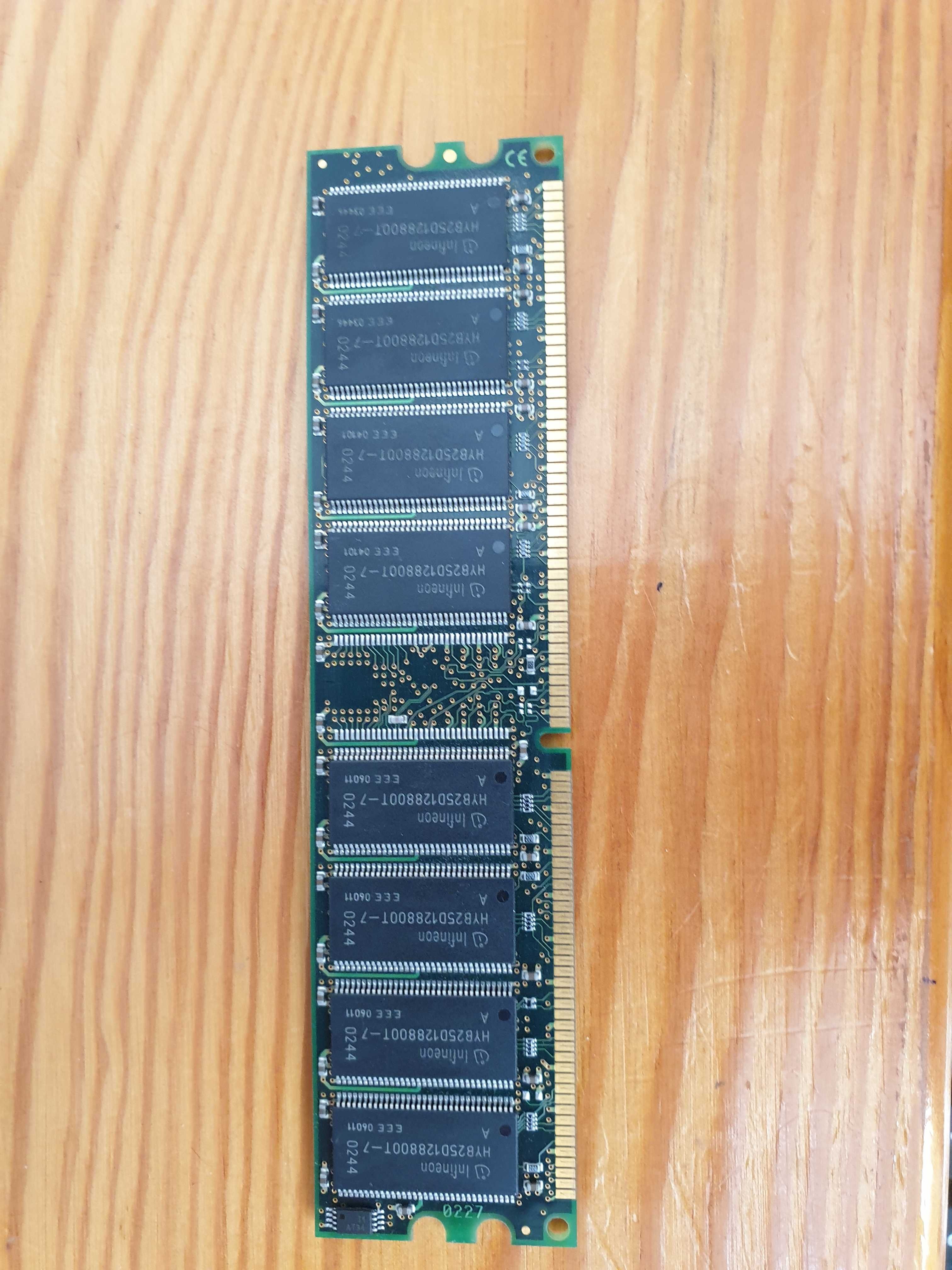 Pamięć RAM Kingston DDR 256MB 266 CL 2,5 (KVR266X64C25/256)
