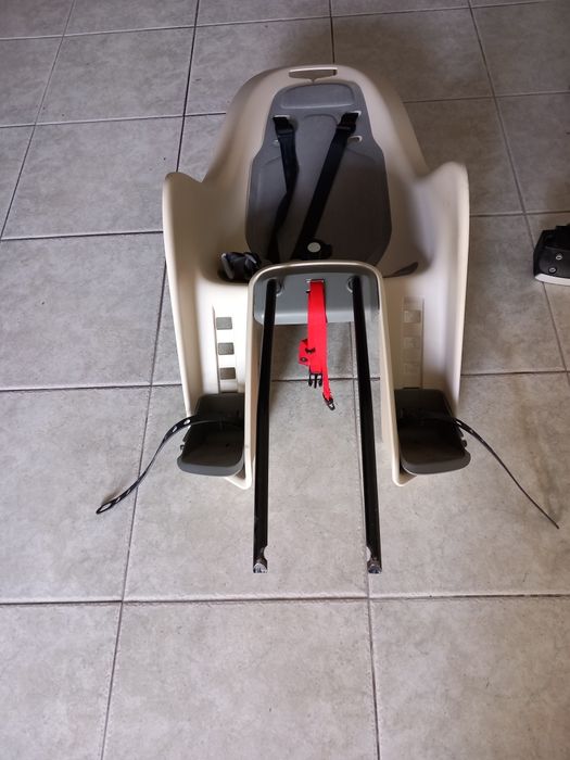 Cadeira de criança para bicicleta.