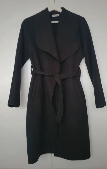 Czarny płaszczyk szlafrokowy nowy raz ubrany