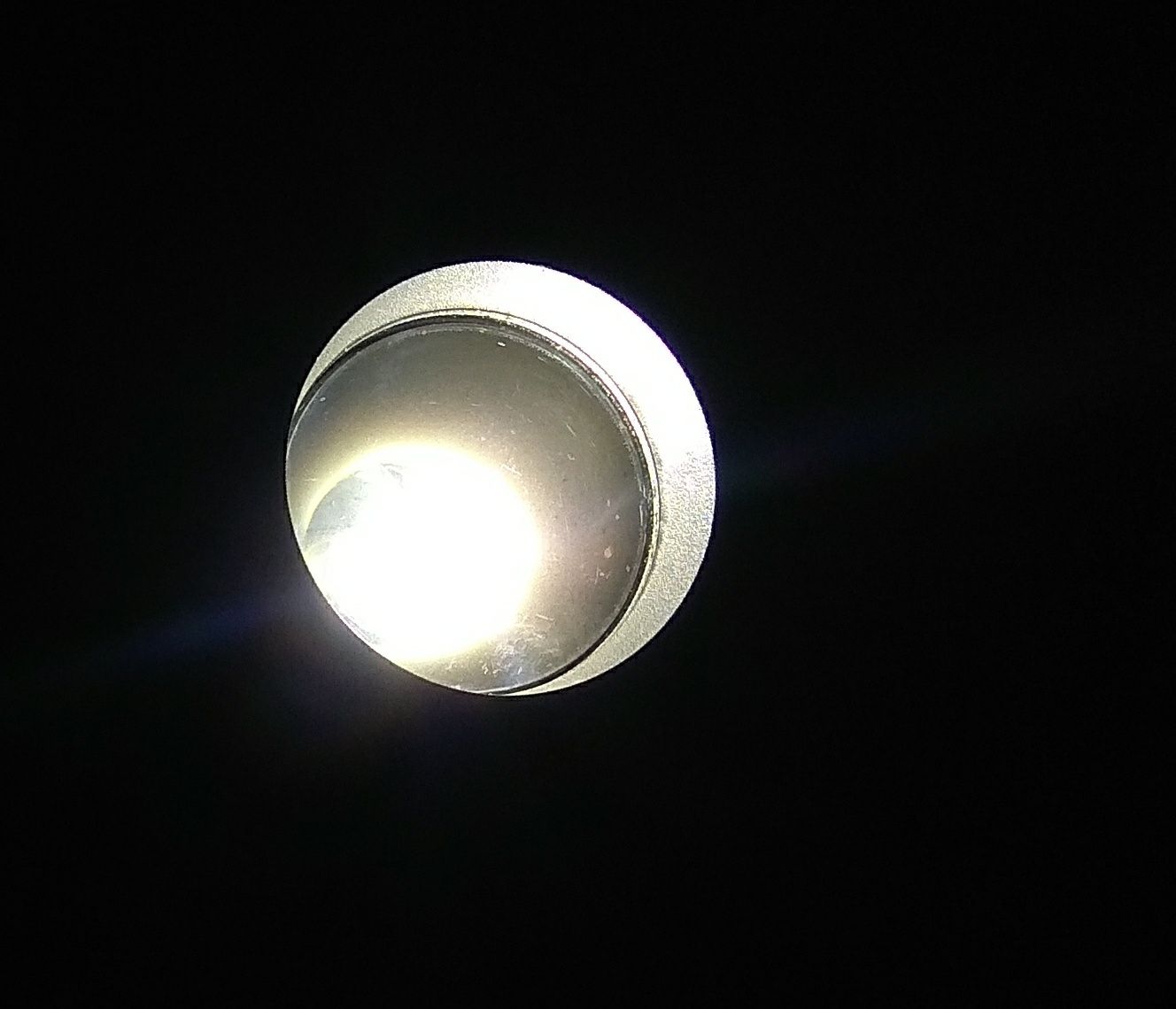 Фонарь BL-7020-2 ультрафиолет 2 LED, 3*AAA, З/У авто, Zoom