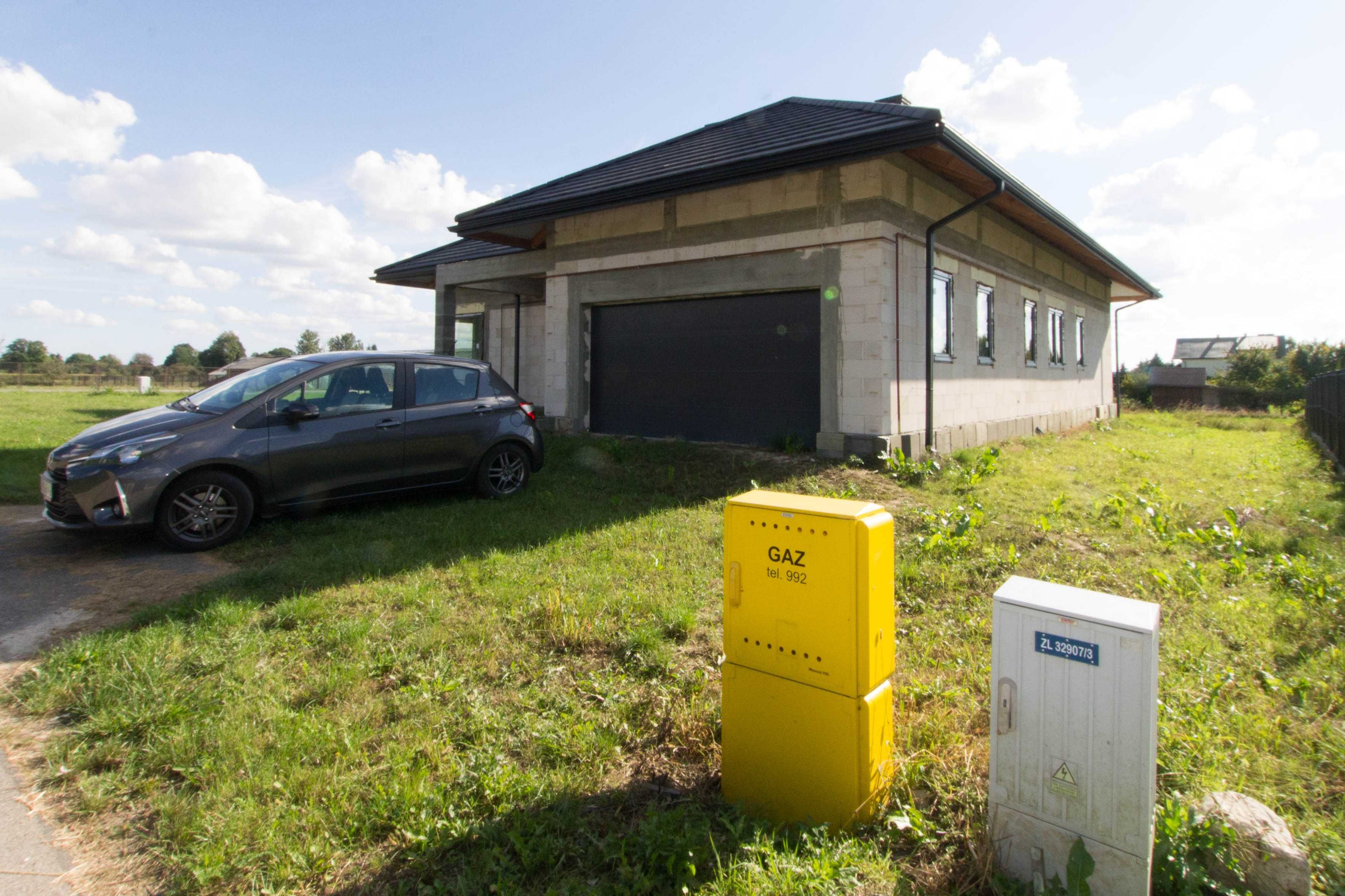 Dom parterowy z podwójnym garażem  133 m2 - Wólka Panieńska gm. Zamość
