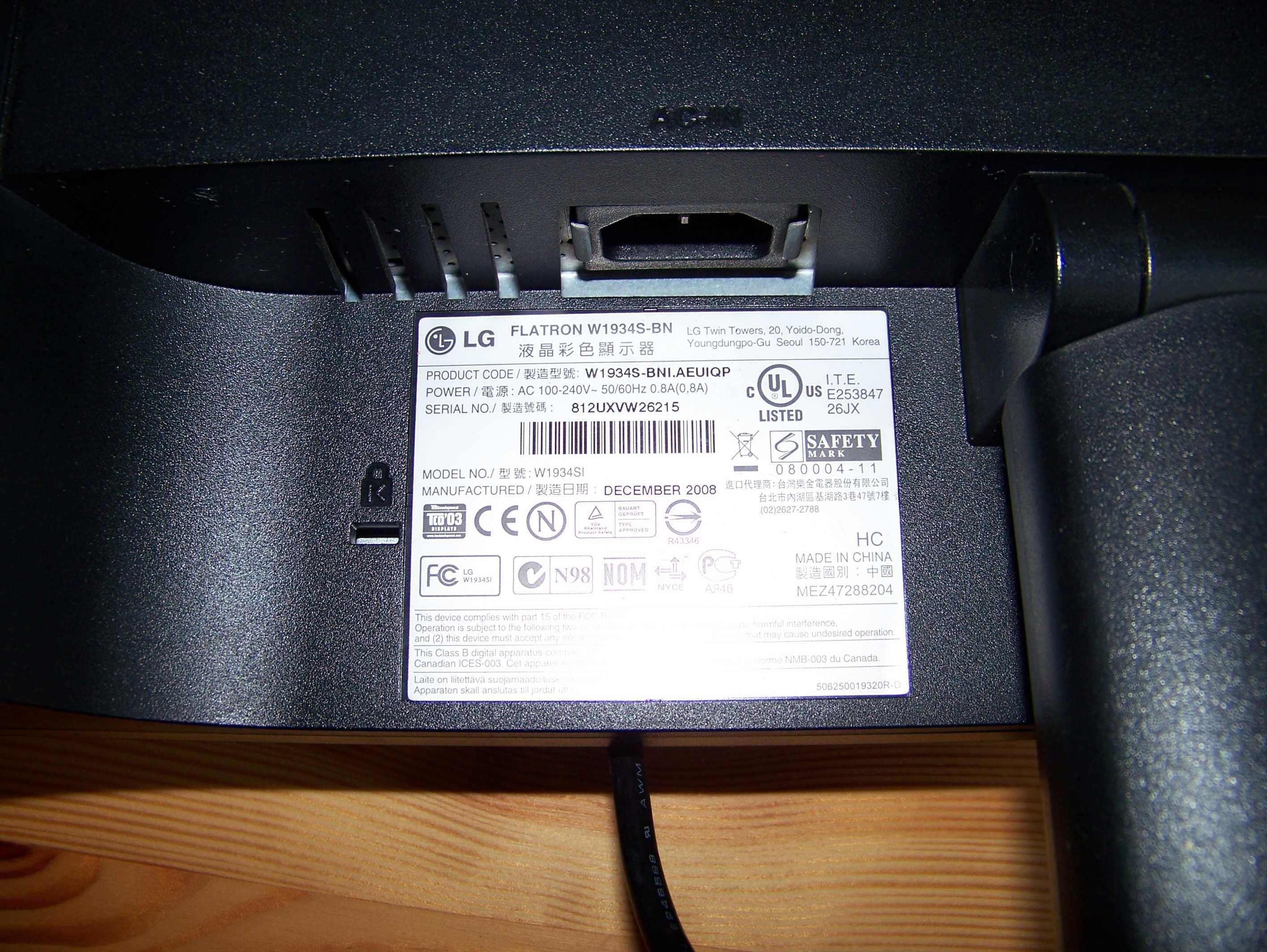 Monitor LG W1934S, 19 cali