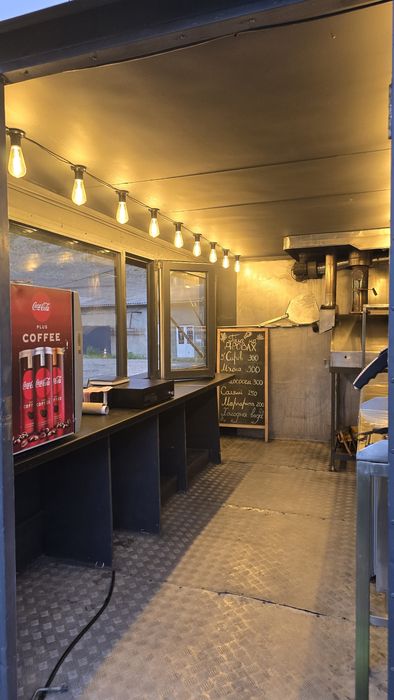 Фудтрак food truck кухня на колесах торговий причіп