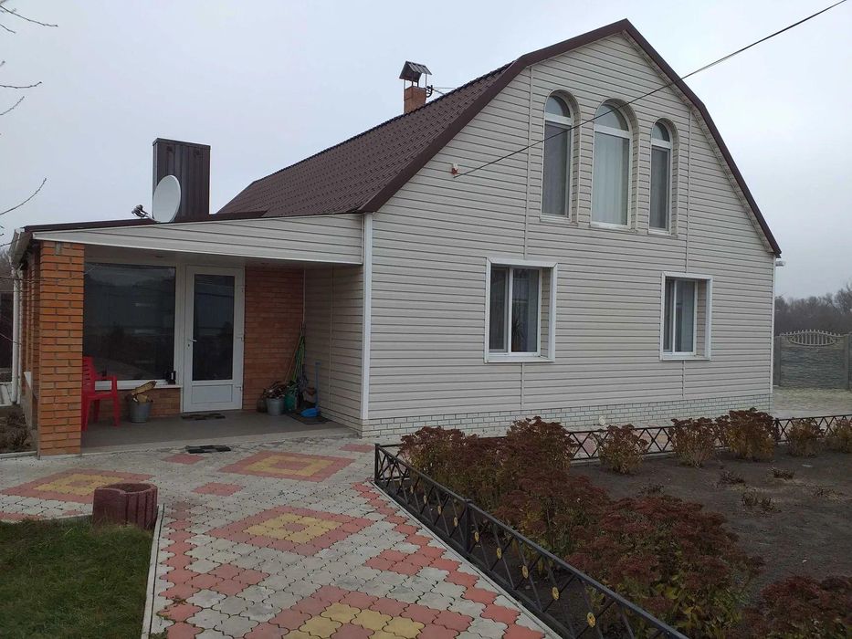 Продається будинок з 4 кімнатами в Іванівці