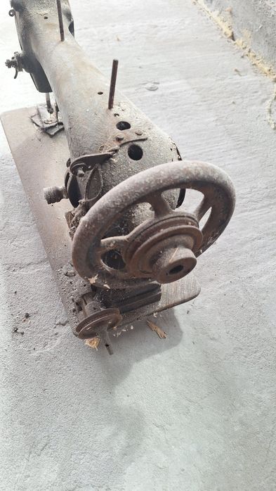 Станина для швейної машини American  + машинка  як декор