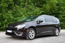 Chrysler Pacifica 8 osobowy