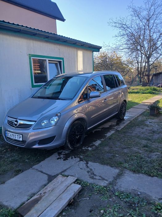 Опель Зафіра 2011