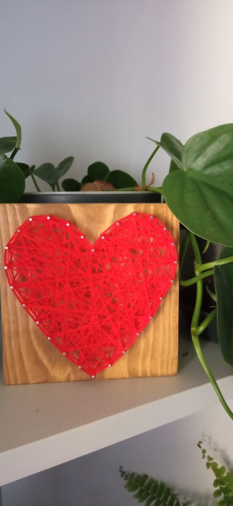 Obraz string art,  serce na walentynki