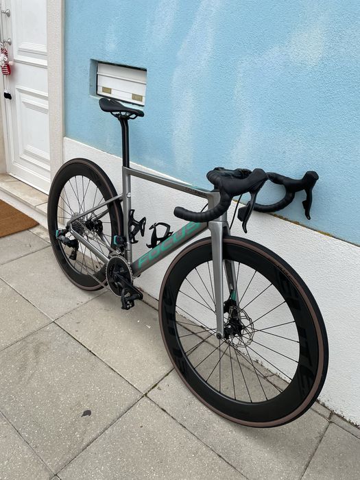 Bicicleta de estrada Focus Izalco Max disc