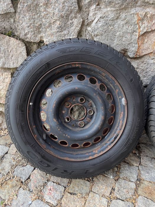 Komplet zimówek Dębica Frigo 185/65 R15 + felgi stalowe 4 szt