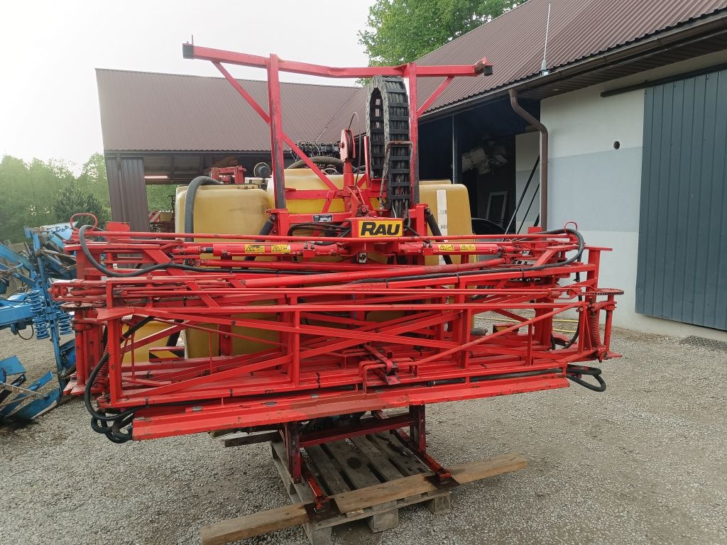 Opryskiwacz RAU D2 1600l 15/18m
