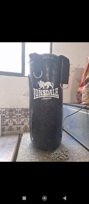 vendo saco de pancada semi novo completo