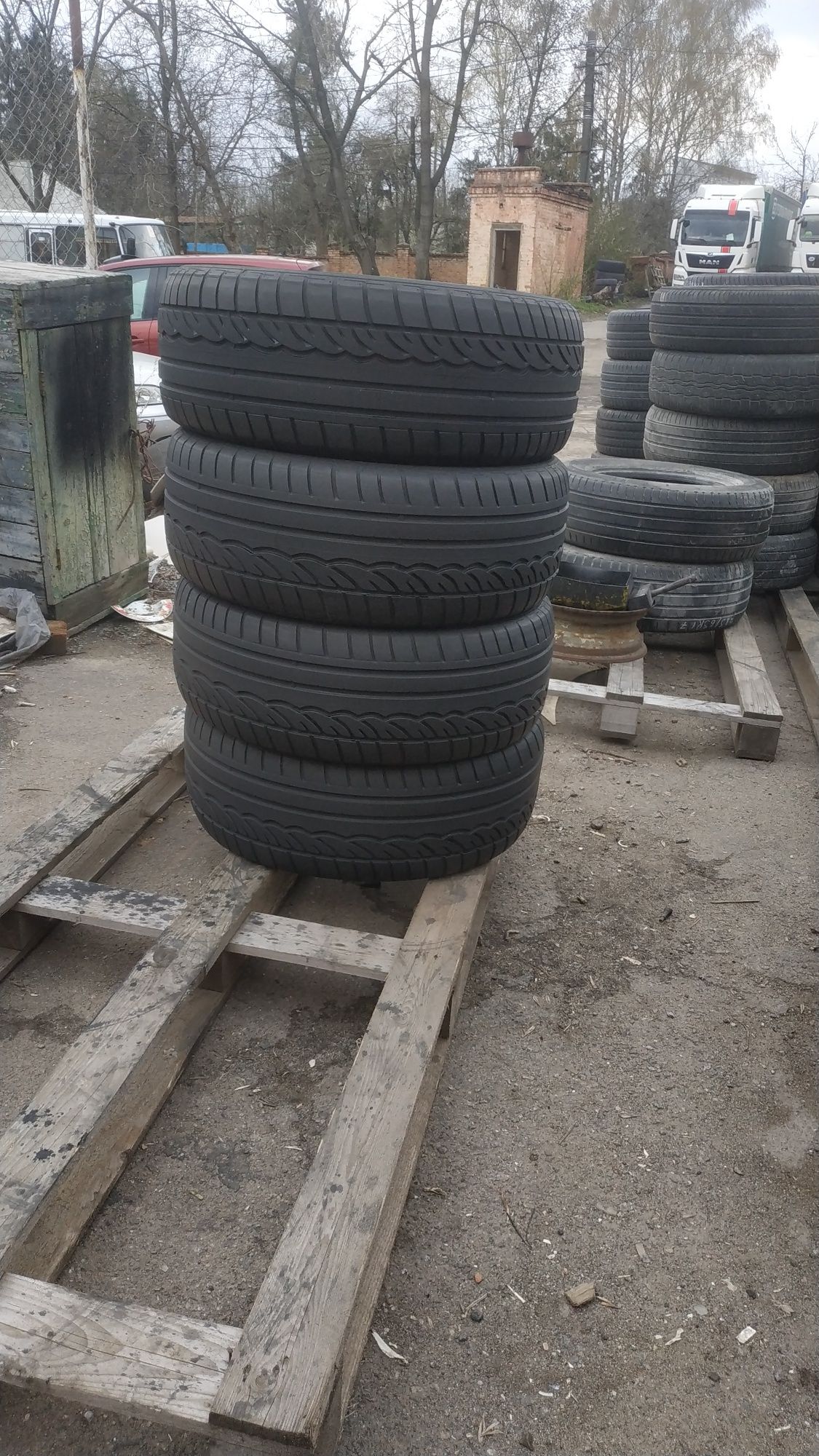 Шины резина лето 235/55 R17 Dunlop sp sport 01