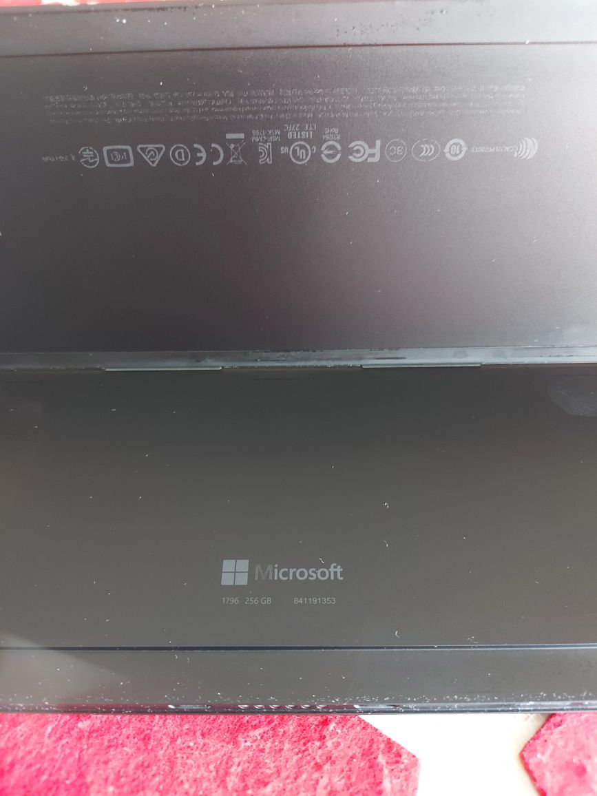 Планшет Microsoft Surface Pro 6, i5-8250U, RAM 8Gb, SSD 256 GB, Win 10