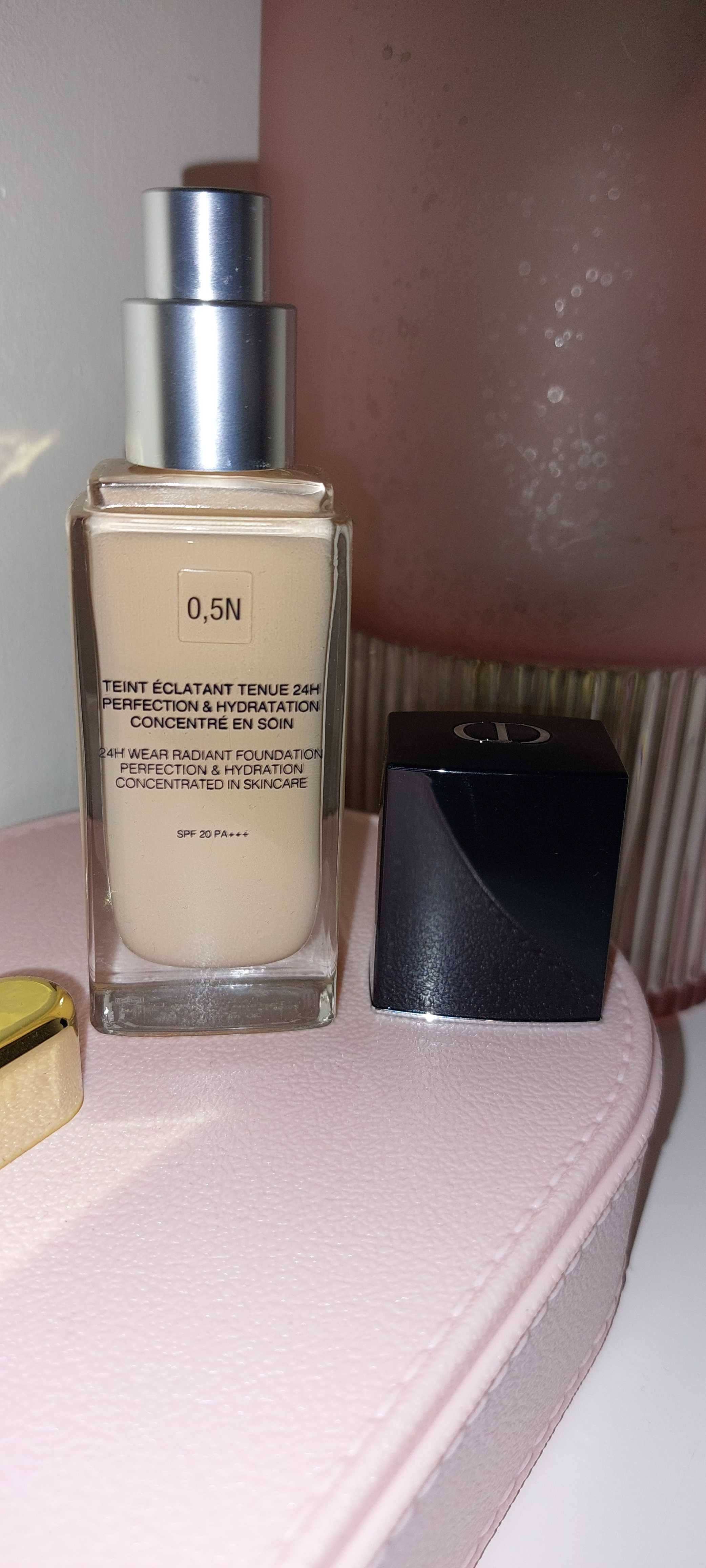 Podkład fluid Dior Forever Skin Glov Kolor 0,5N