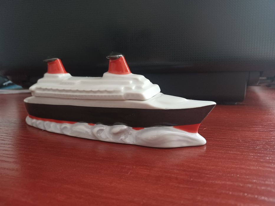 Statek France 1960 Porcelana